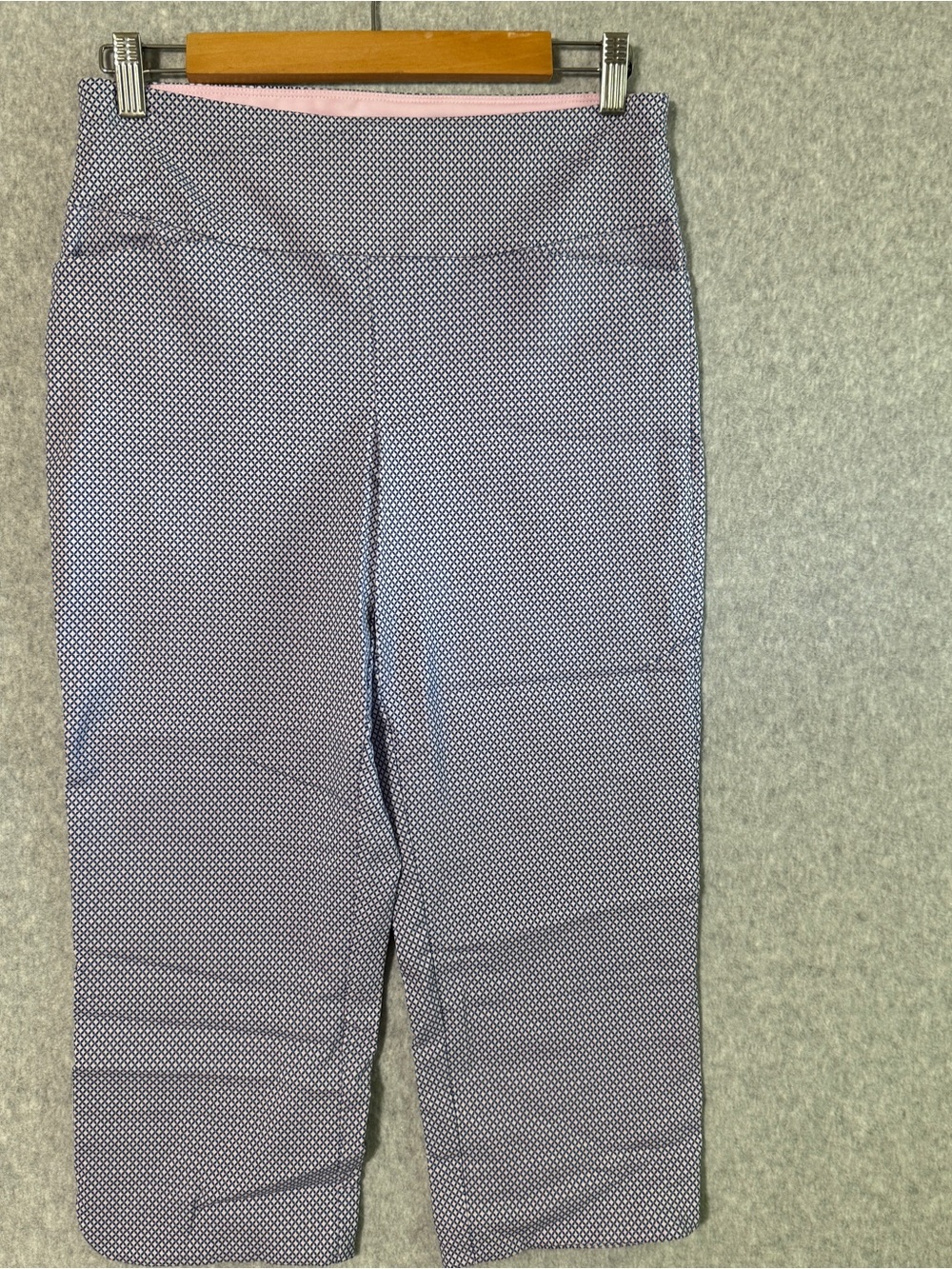 Women's blue and pink Micro-Pattern Capri Pants